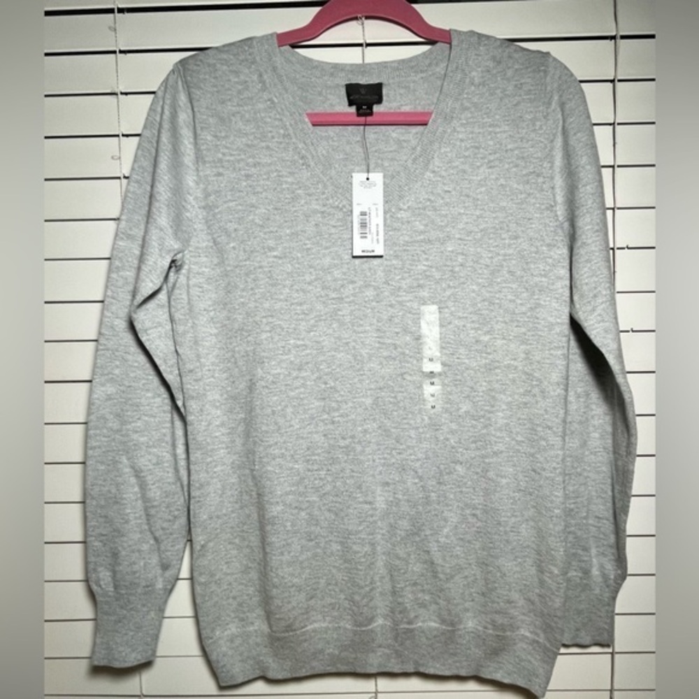 Worthington Light Gray Sweater Pullover‎ Women’s. V Neck Sz M